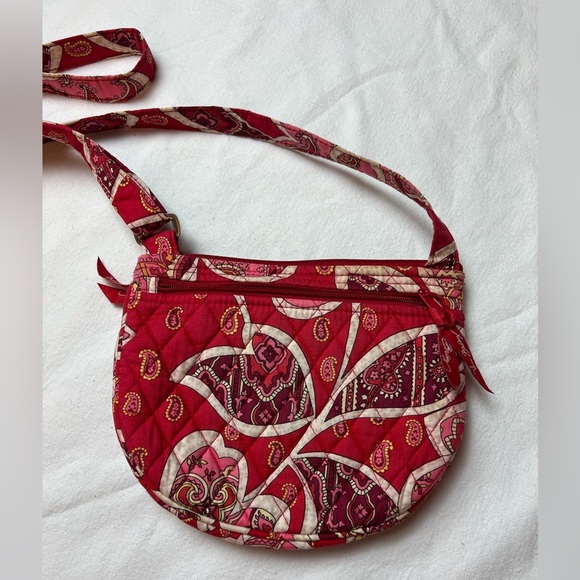 Vera Bradley Red Rosie Posie Crossbody Bag approx 7”x9” - Picture 3 of 9